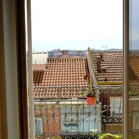 Sunny Urban Oasis Apartment